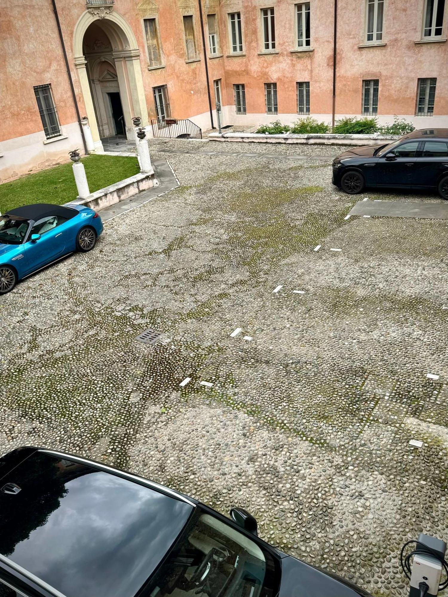 Dimora Legnazzi_A Gem In The Heart Of Brescia Apartment Exterior foto